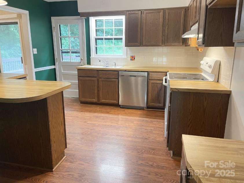 5679 Styers Ferry Road, Clemmons, NC 27012.  MLS# CAR4287916, YatesRealty ID 31601. 