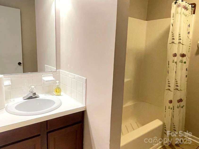 5679 Styers Ferry Road, Clemmons, NC 27012.  MLS# CAR4287916, YatesRealty ID 31601. 