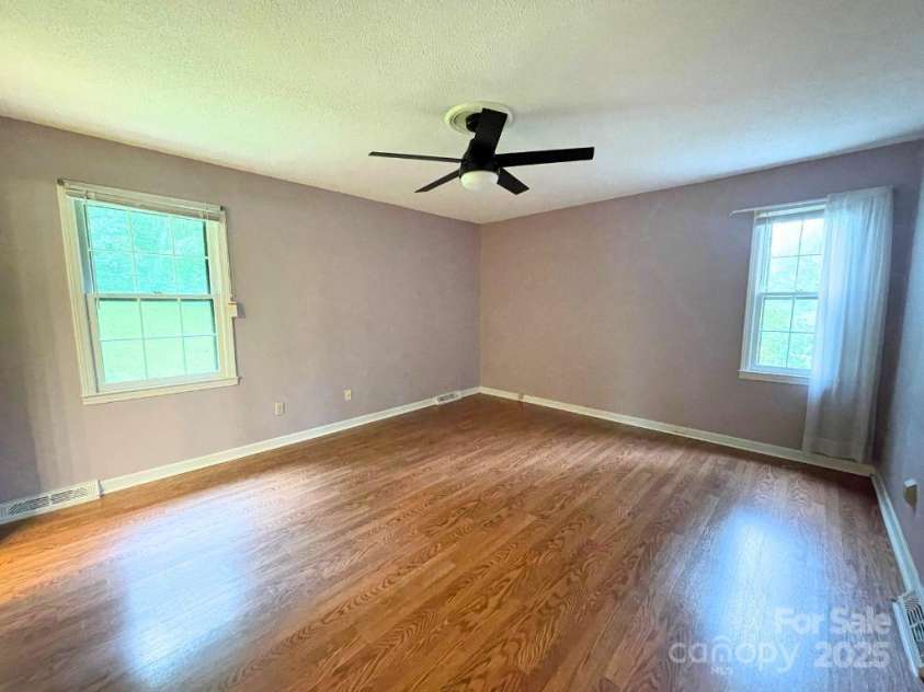 5679 Styers Ferry Road, Clemmons, NC 27012.  MLS# CAR4287916, YatesRealty ID 31601. 