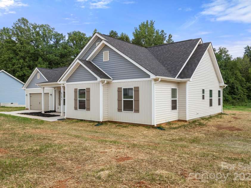 6201 Long Branch Road, Salisbury, NC 28147.  MLS# CAR4157316, YatesRealty ID 31602. 