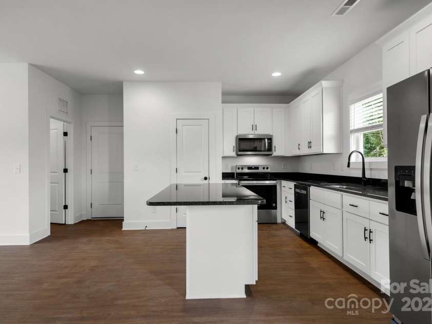 6201 Long Branch Road, Salisbury, NC 28147.  MLS# CAR4157316, YatesRealty ID 31602. 