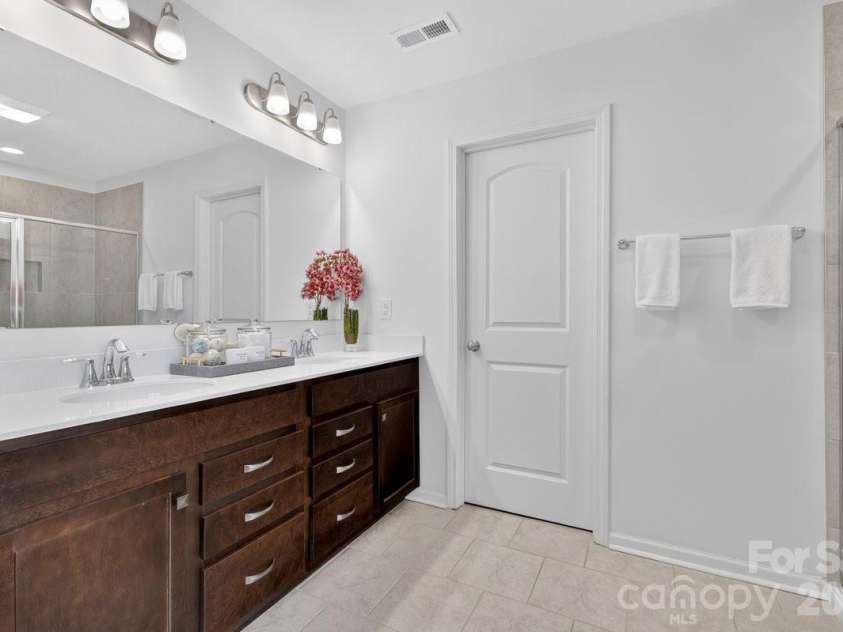 6341 Rocky Wagon Lane, Concord, NC 28025.  MLS# CAR4377280, YatesRealty ID 31602. 