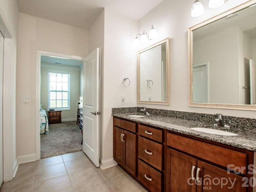 122 Coddle Way, Mooresville, NC 28115.  MLS# CAR4370294, YatesRealty ID 31603. Primary Suite Bathroom
