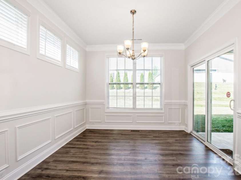 122 Coddle Way, Mooresville, NC 28115.  MLS# CAR4370294, YatesRealty ID 31603. VIRTUALLY ENHANCED DINING ROOM