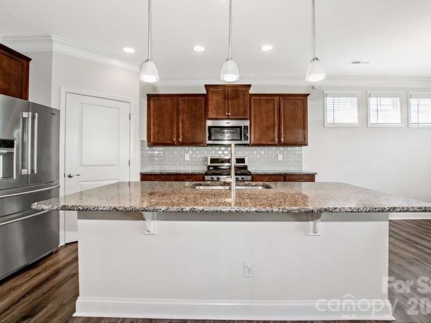 122 Coddle Way, Mooresville, NC 28115.  MLS# CAR4370294, YatesRealty ID 31603. VIRTUALLY ENHANCED KITCHEN