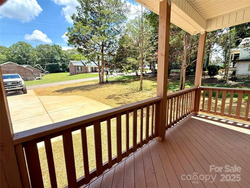 2655 Ashe Avenue, Newton, NC 28658.  MLS# CAR4287601, YatesRealty ID 31603. Actual House