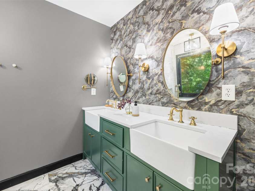 1472 Old Tara Lane, Fort Mill, SC 29708.  MLS# CAR4383287, YatesRealty ID 31604. Primary Bath