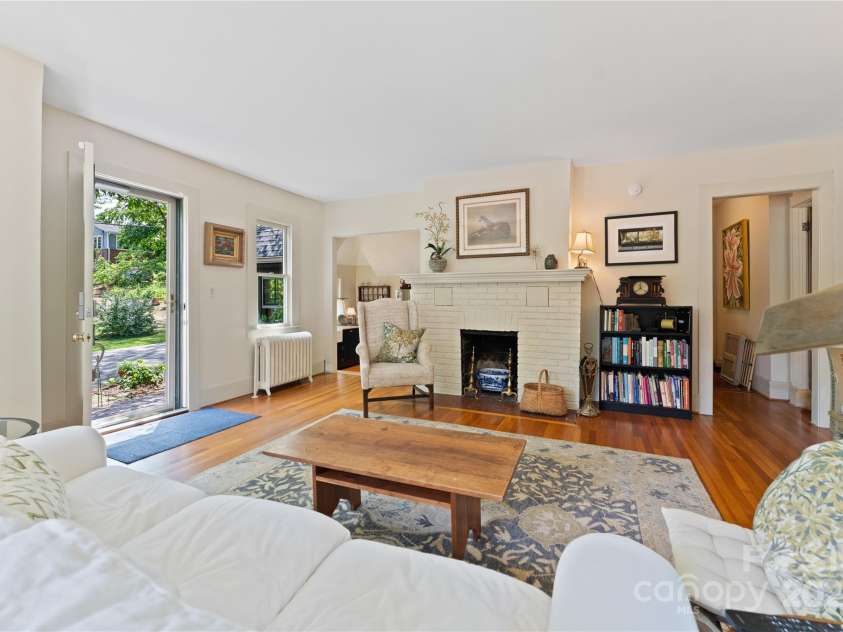 4 Duke Street, Asheville, NC 28803.  MLS# CAR4272623, YatesRealty ID 31605. 