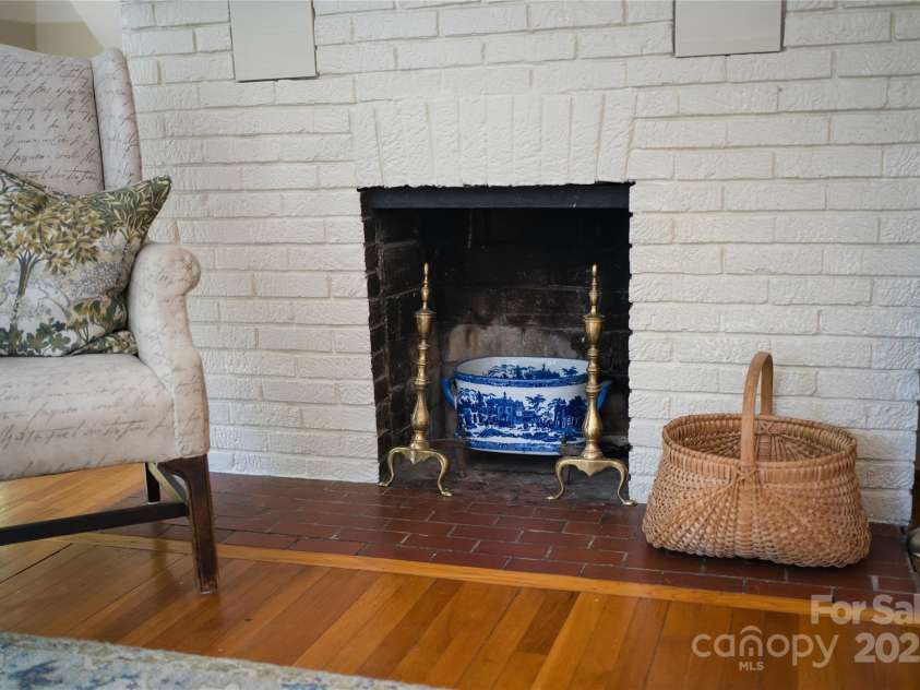 4 Duke Street, Asheville, NC 28803.  MLS# CAR4272623, YatesRealty ID 31605. 