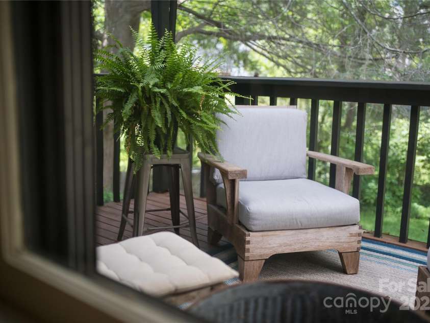 4 Duke Street, Asheville, NC 28803.  MLS# CAR4272623, YatesRealty ID 31605. 