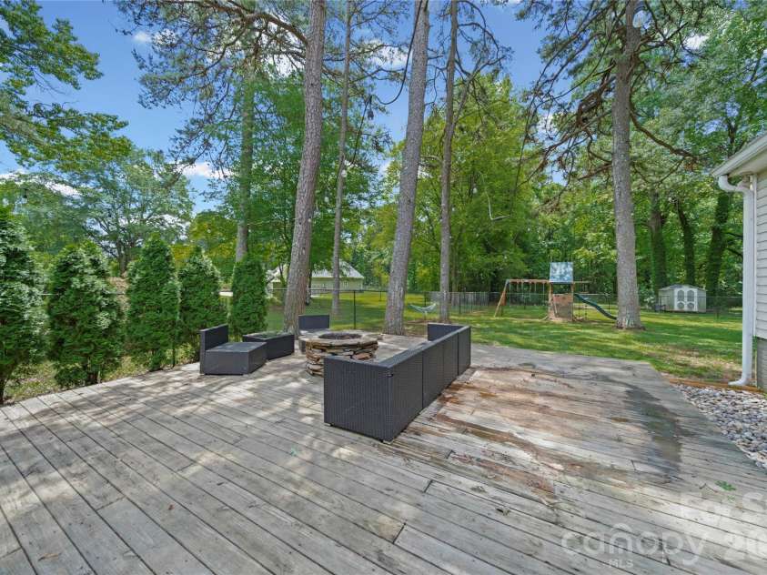 600 Mcadenville Road, Lowell, NC 28098.  MLS# CAR4383777, YatesRealty ID 31605. 