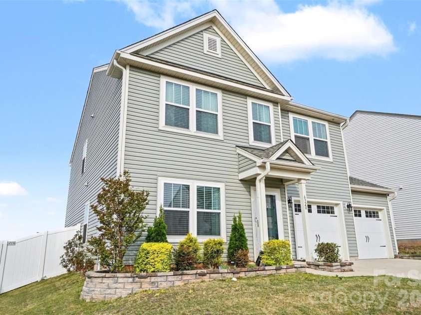 6320 Clarisse Drive, Concord, NC 28025.  MLS# CAR4361740, YatesRealty ID 31606. 