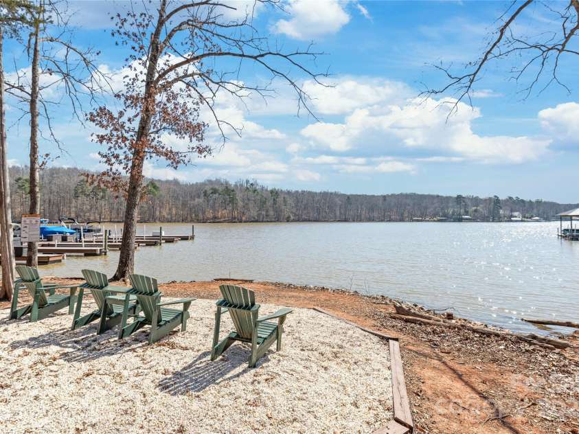 8513 Loxton Circle, Charlotte, NC 28214.  MLS# CAR4226710, YatesRealty ID 31606. 