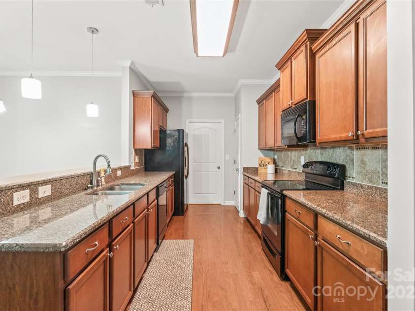 8513 Loxton Circle, Charlotte, NC 28214.  MLS# CAR4226710, YatesRealty ID 31606. 