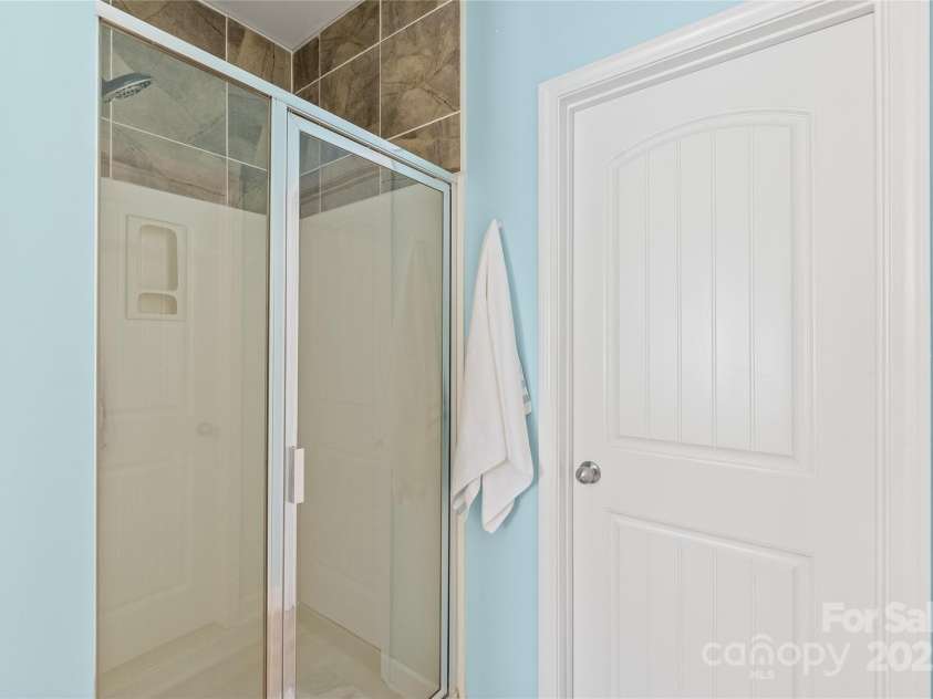 8513 Loxton Circle, Charlotte, NC 28214.  MLS# CAR4226710, YatesRealty ID 31606. 