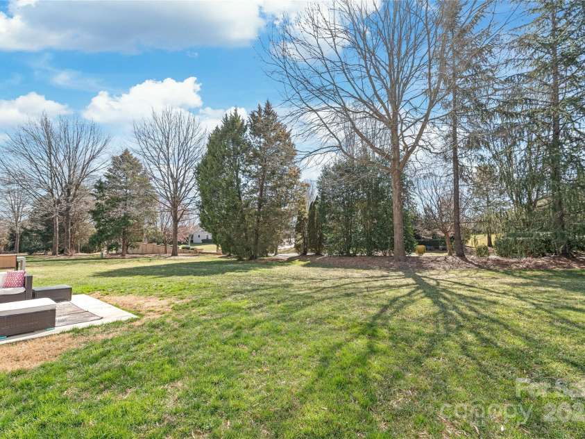 8513 Loxton Circle, Charlotte, NC 28214.  MLS# CAR4226710, YatesRealty ID 31606. 