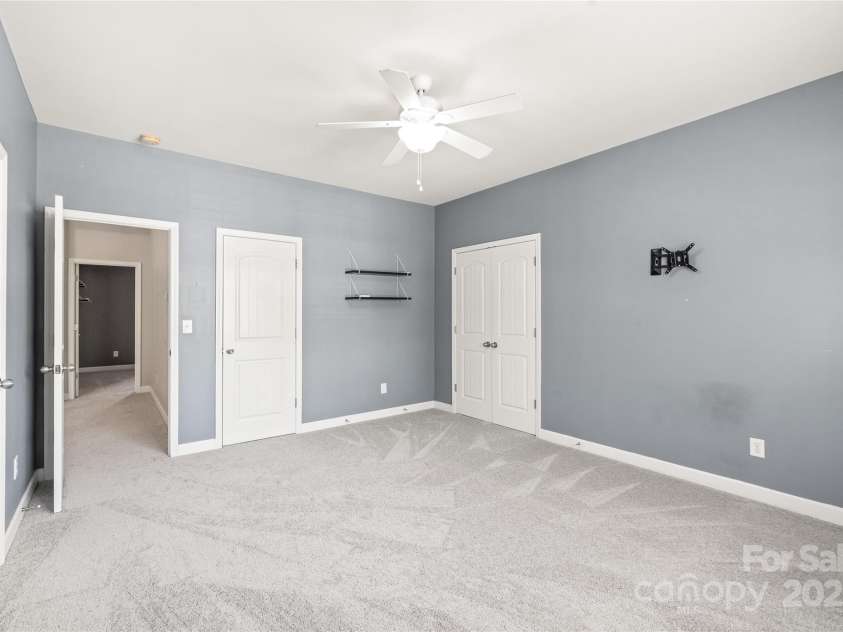 8513 Loxton Circle, Charlotte, NC 28214.  MLS# CAR4226710, YatesRealty ID 31606. Bedroom 2: Another large bedroom upstairs with 2 closets.