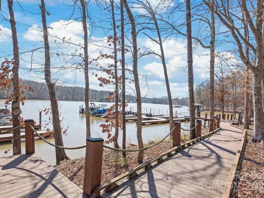 8513 Loxton Circle, Charlotte, NC 28214.  MLS# CAR4226710, YatesRealty ID 31606. Great area for an afternoon walk