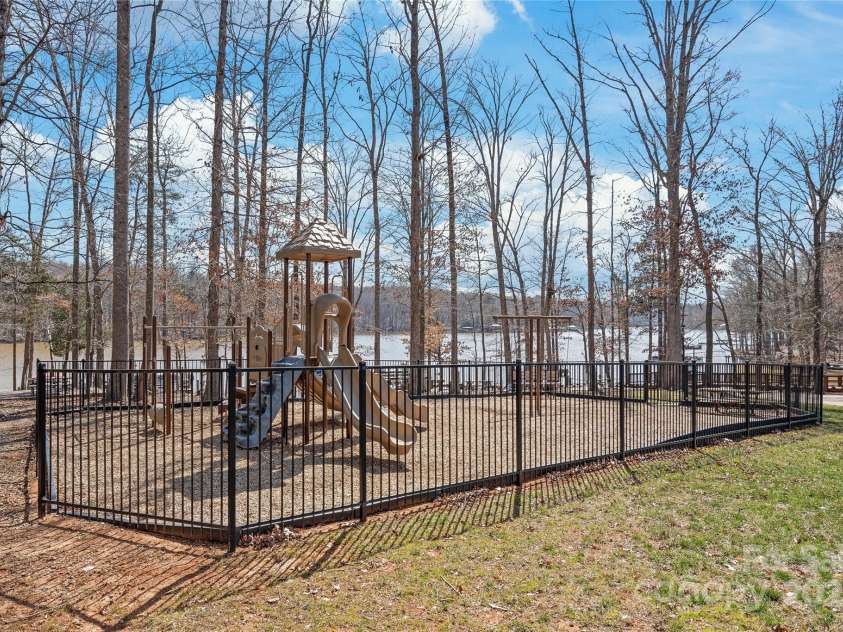 8513 Loxton Circle, Charlotte, NC 28214.  MLS# CAR4226710, YatesRealty ID 31606. Playground