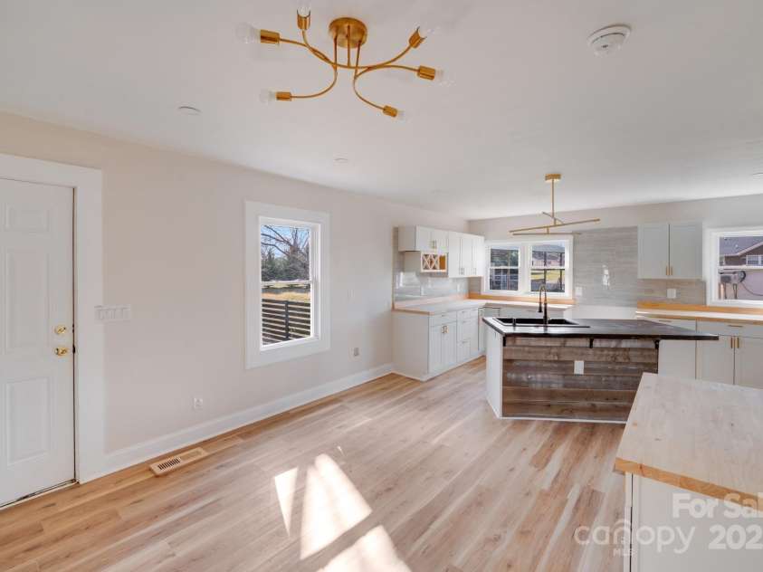 1200 Grace Avenue, Kannapolis, NC 28083.  MLS# CAR4229067, YatesRealty ID 31607. 