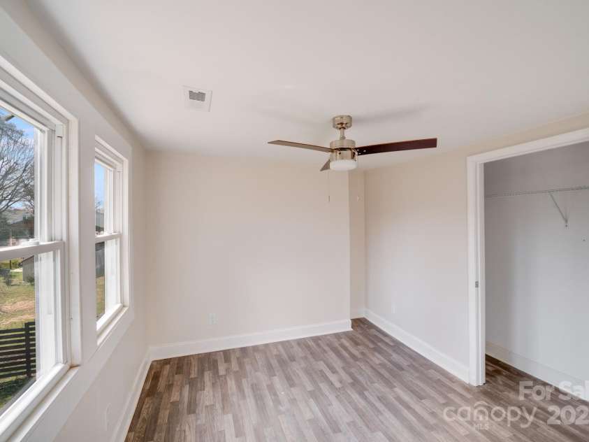 1200 Grace Avenue, Kannapolis, NC 28083.  MLS# CAR4229067, YatesRealty ID 31607. 