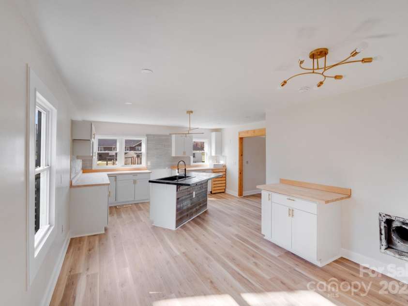 1200 Grace Avenue, Kannapolis, NC 28083.  MLS# CAR4229067, YatesRealty ID 31607. 