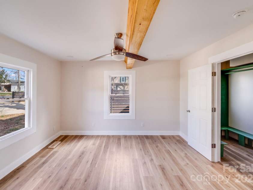 1200 Grace Avenue, Kannapolis, NC 28083.  MLS# CAR4229067, YatesRealty ID 31607. 