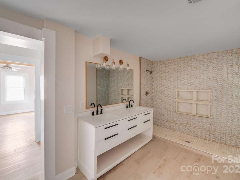 1200 Grace Avenue, Kannapolis, NC 28083.  MLS# CAR4229067, YatesRealty ID 31607. 