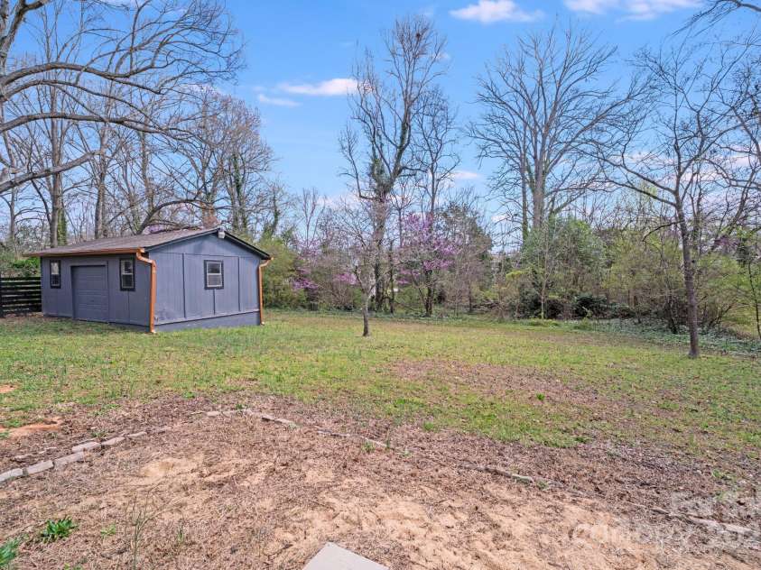 1200 Grace Avenue, Kannapolis, NC 28083.  MLS# CAR4229067, YatesRealty ID 31607. 