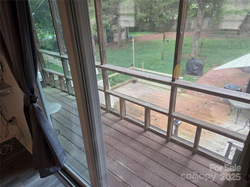 205 Windsor Drive, Salisbury, NC 28144.  MLS# CAR4290229, YatesRealty ID 31608. 