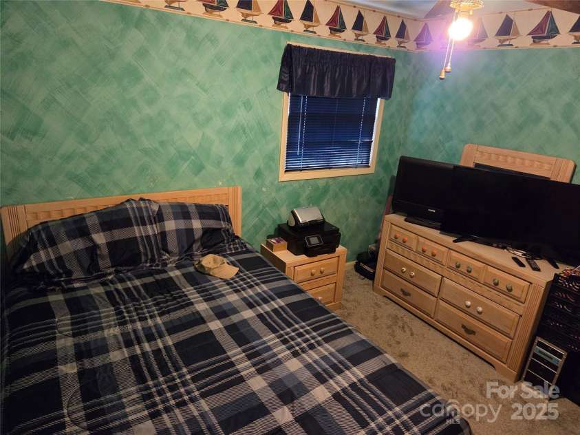 205 Windsor Drive, Salisbury, NC 28144.  MLS# CAR4290229, YatesRealty ID 31608. 