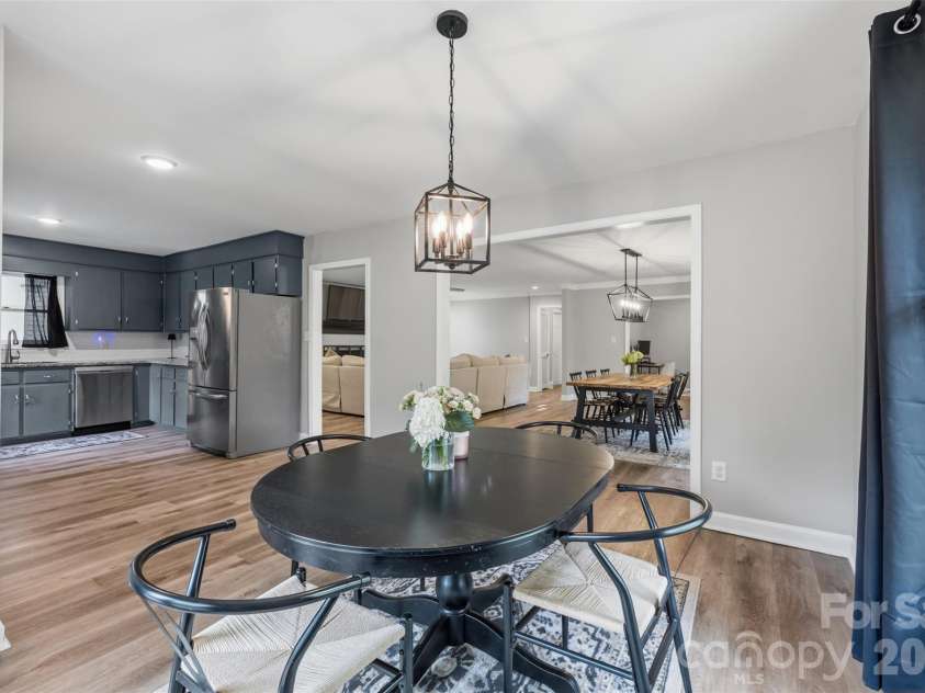 224 Sturbridge Drive, Charlotte, NC 28214.  MLS# CAR4388119, YatesRealty ID 31609. 