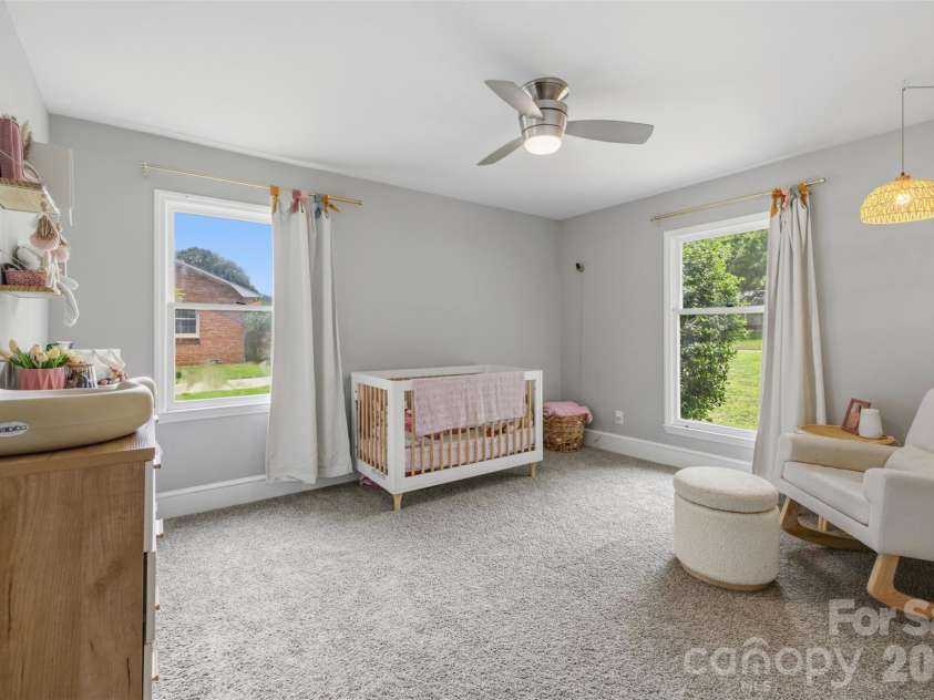 224 Sturbridge Drive, Charlotte, NC 28214.  MLS# CAR4388119, YatesRealty ID 31609. 