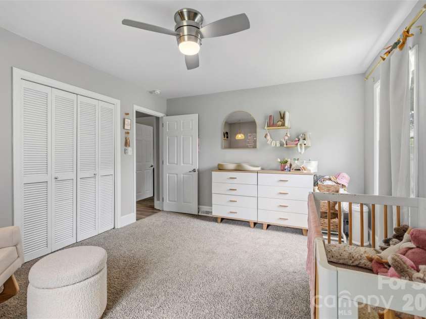 224 Sturbridge Drive, Charlotte, NC 28214.  MLS# CAR4388119, YatesRealty ID 31609. 