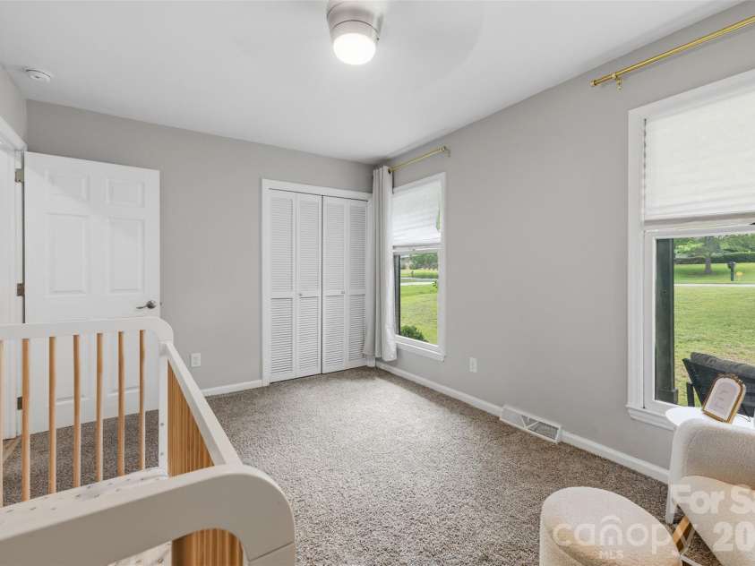 224 Sturbridge Drive, Charlotte, NC 28214.  MLS# CAR4388119, YatesRealty ID 31609. 