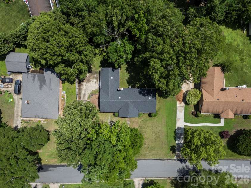 224 Sturbridge Drive, Charlotte, NC 28214.  MLS# CAR4388119, YatesRealty ID 31609. 