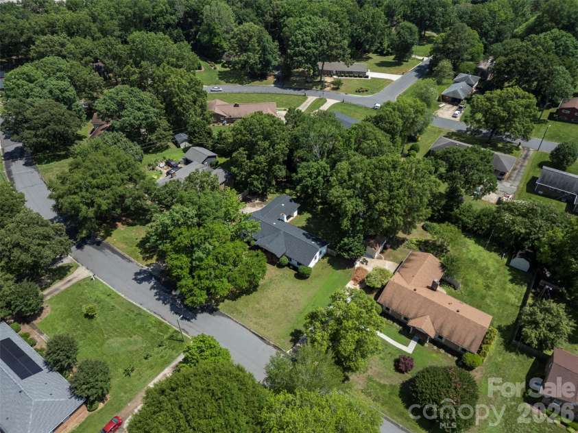 224 Sturbridge Drive, Charlotte, NC 28214.  MLS# CAR4388119, YatesRealty ID 31609. 