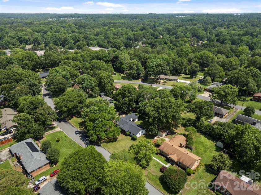 224 Sturbridge Drive, Charlotte, NC 28214.  MLS# CAR4388119, YatesRealty ID 31609. 