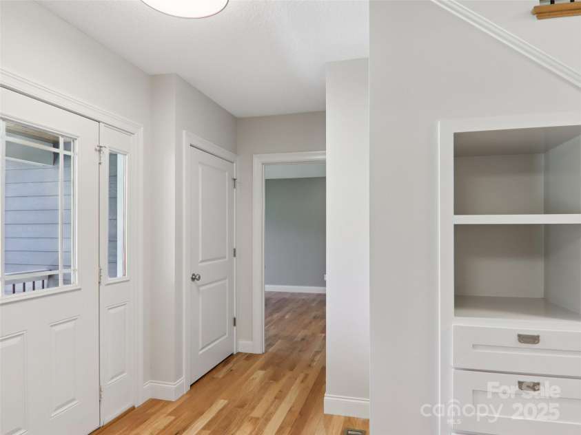 278 Ollie Weaver Road, Weaverville, NC 28787.  MLS# CAR4275482, YatesRealty ID 31609. Foyer-Main