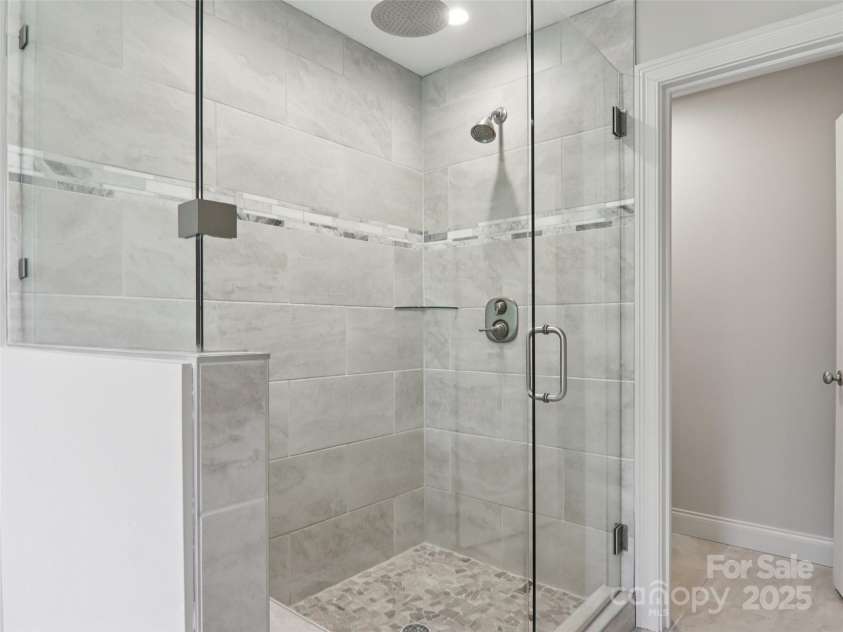 278 Ollie Weaver Road, Weaverville, NC 28787.  MLS# CAR4275482, YatesRealty ID 31609. Primary Bath-Main