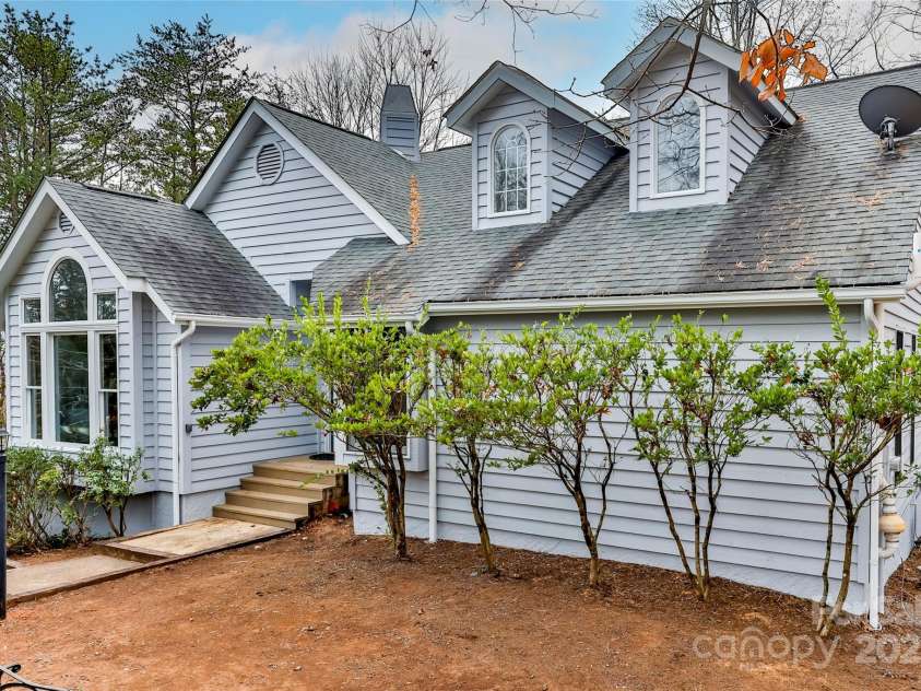 212 Ridgeway Road, Lake Lure, NC 28746.  MLS# CAR4328245, YatesRealty ID 3161. 