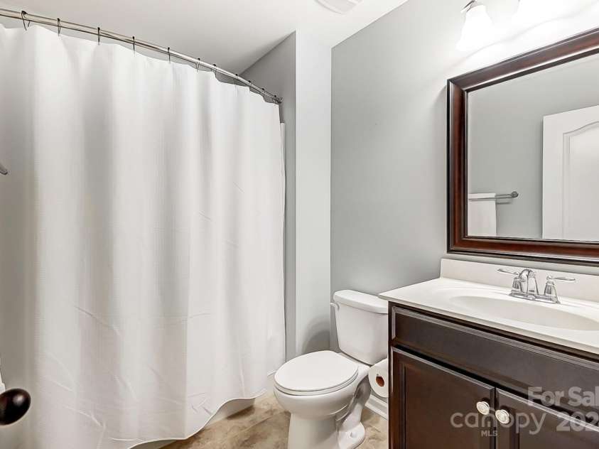 7006 Garden Hill Drive, Huntersville, NC 28078.  MLS# CAR4196907, YatesRealty ID 3161. Bathroom 3