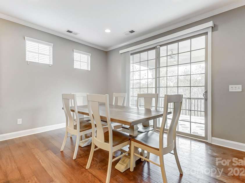 7006 Garden Hill Drive, Huntersville, NC 28078.  MLS# CAR4196907, YatesRealty ID 3161. Breakfast Area