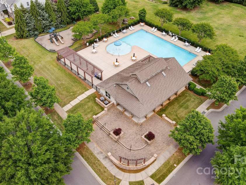 7006 Garden Hill Drive, Huntersville, NC 28078.  MLS# CAR4196907, YatesRealty ID 3161. Community Amenities