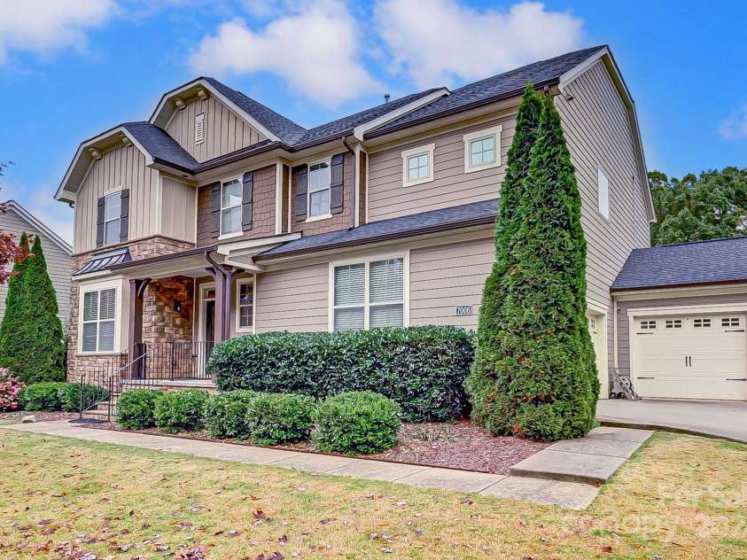 7006 Garden Hill Drive, Huntersville, NC 28078.  MLS# CAR4196907, YatesRealty ID 3161. Front of Home