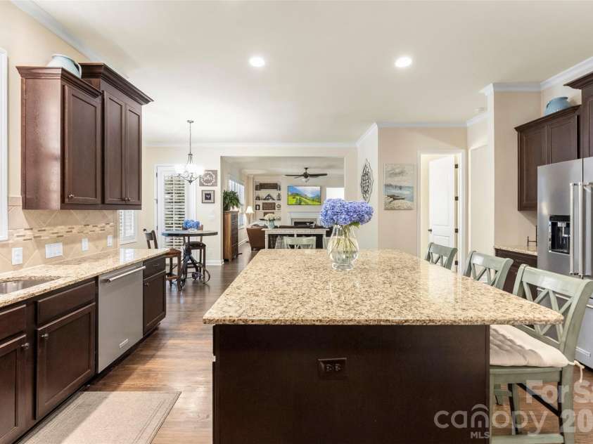 3411 Stags Leap Way, York, SC 29745.  MLS# CAR4390010, YatesRealty ID 31611. Huge Kitchen Island