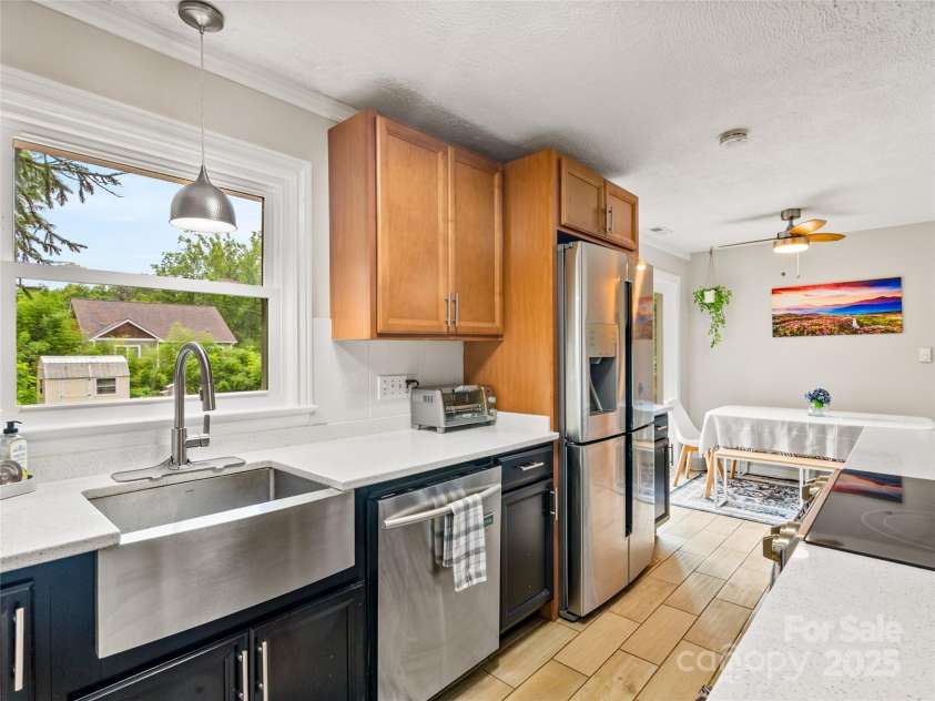 11 Oakley Dogwood Drive, Asheville, NC 28803.  MLS# CAR4277954, YatesRealty ID 31613. 