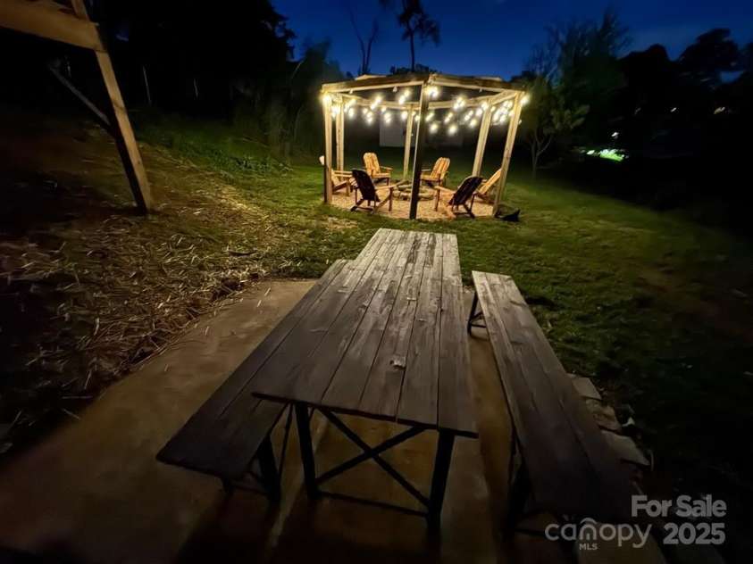 11 Oakley Dogwood Drive, Asheville, NC 28803.  MLS# CAR4277954, YatesRealty ID 31613. 