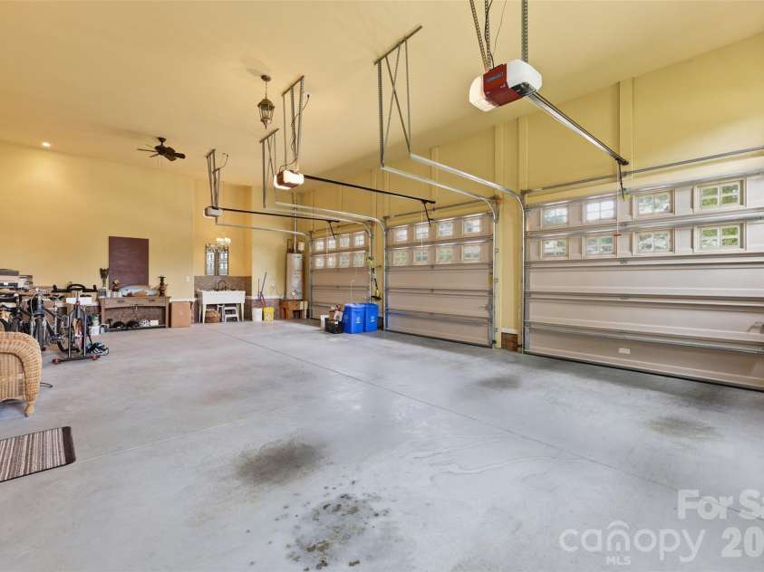 3531 Aqua Point Drive, York, SC 29745.  MLS# CAR4391405, YatesRealty ID 31614. Three Car Garage