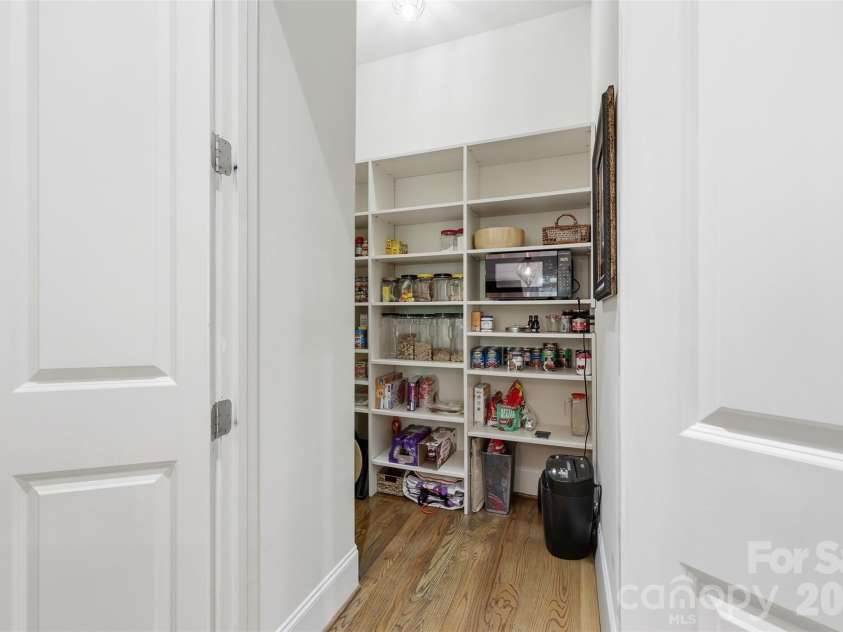 3531 Aqua Point Drive, York, SC 29745.  MLS# CAR4391405, YatesRealty ID 31614. Walk-In Pantry